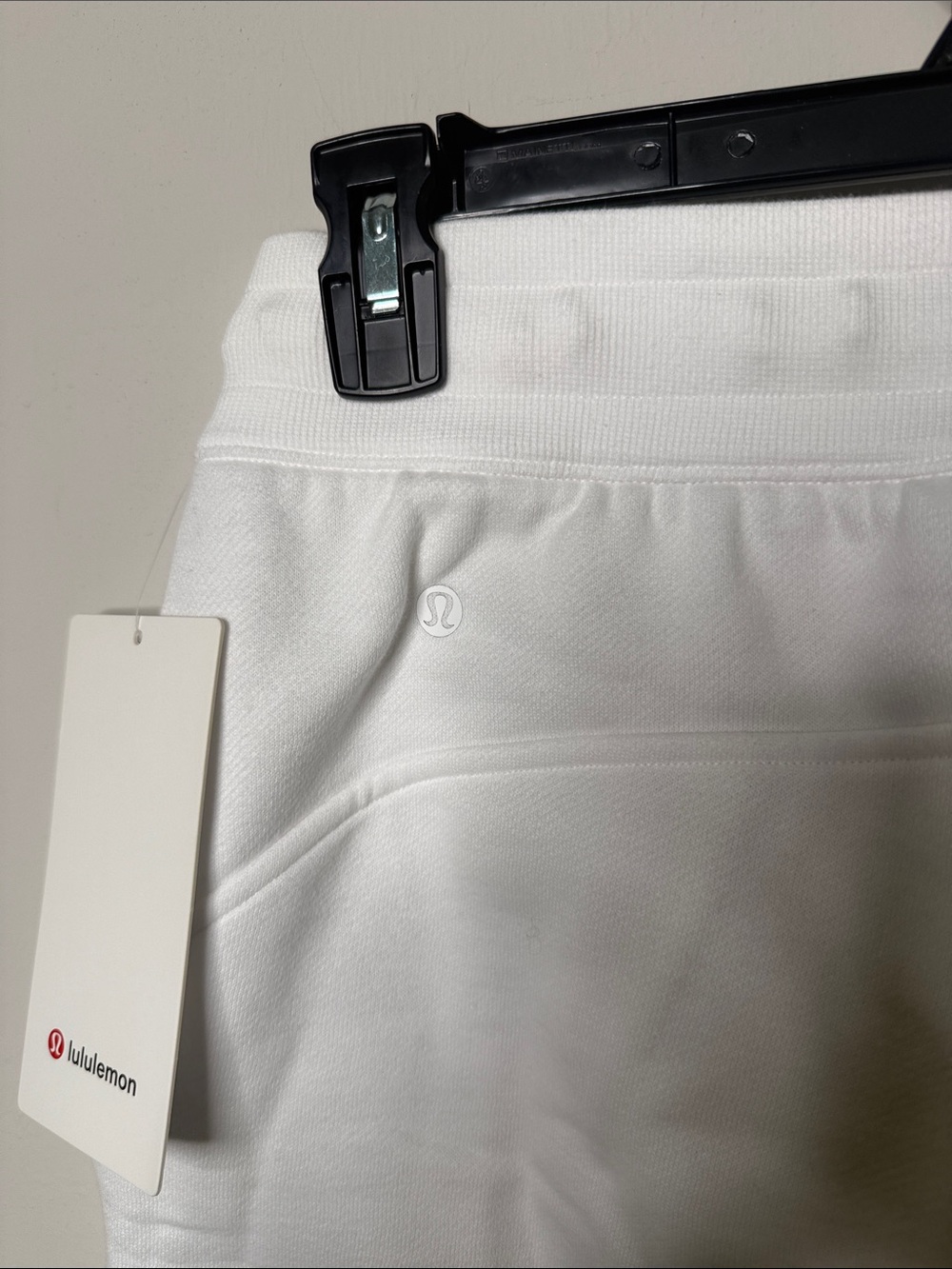 Lululemon Scuba High Rise Short 5” - Picture 3 of 4